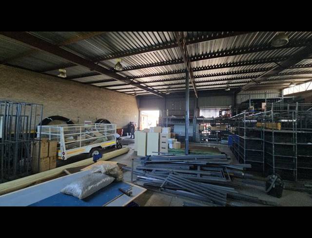 INDUSTRIAL PROPERTY TO RENT IN HALFWAY HOUSE